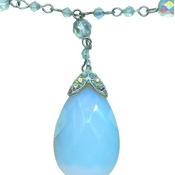 AVON Iridescent Blue Teardrop Silver-tone Necklace - Picture 4 of 5